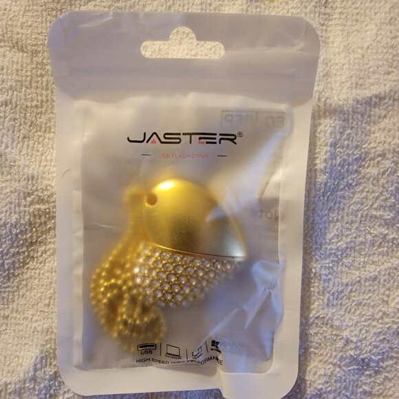 Gold Heart Pendant w/ 128gb Flash Dr - Picture 2 of 2